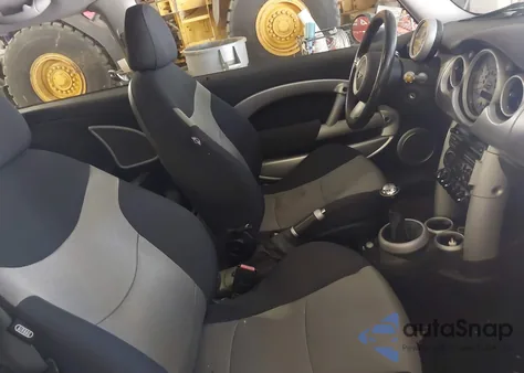 2006 Mini Cooper S from USA, damaged, VIN WMWRE33526TN25776